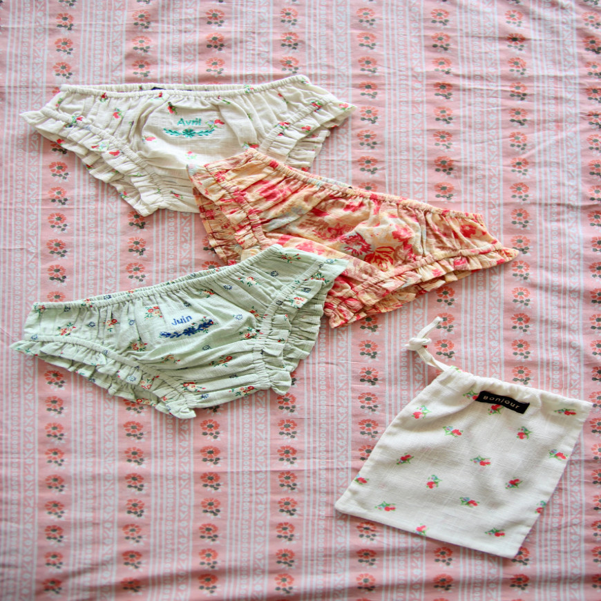 3 Panties Set with Pouch Flower Prints