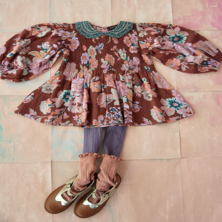 Blouse with Embroidery Collar Big Brown Flower